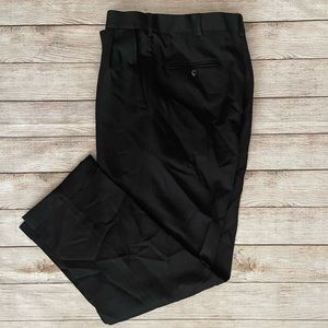 Used. Haggar Men’s black slacks. 34x32